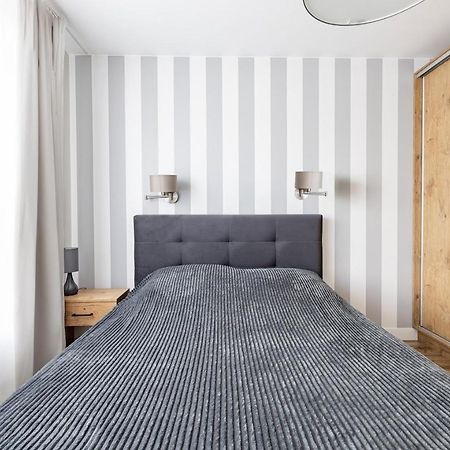 Fajny Apartament Z Parkingiem, Obok Metra. Varšava Exteriér fotografie