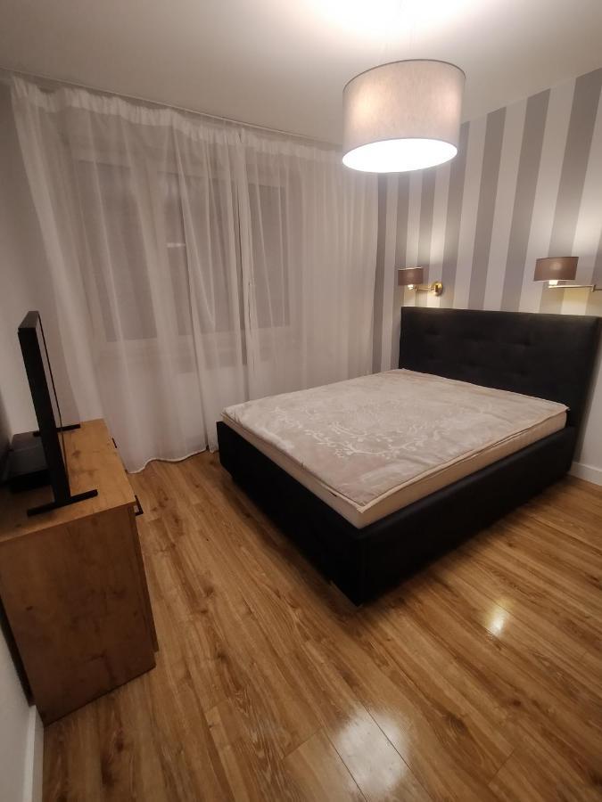Fajny Apartament Z Parkingiem, Obok Metra. Varšava Exteriér fotografie