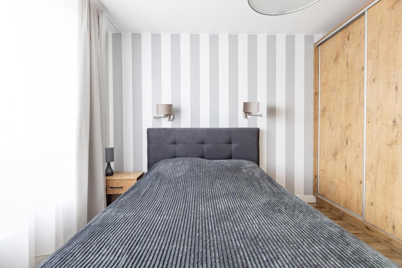 Fajny Apartament Z Parkingiem, Obok Metra. Varšava Exteriér fotografie