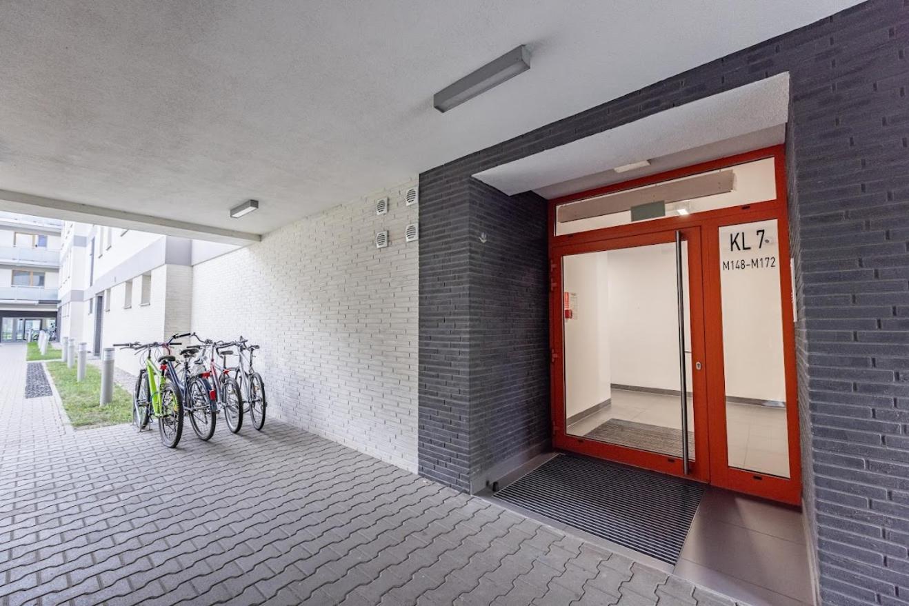 Fajny Apartament Z Parkingiem, Obok Metra. Varšava Exteriér fotografie