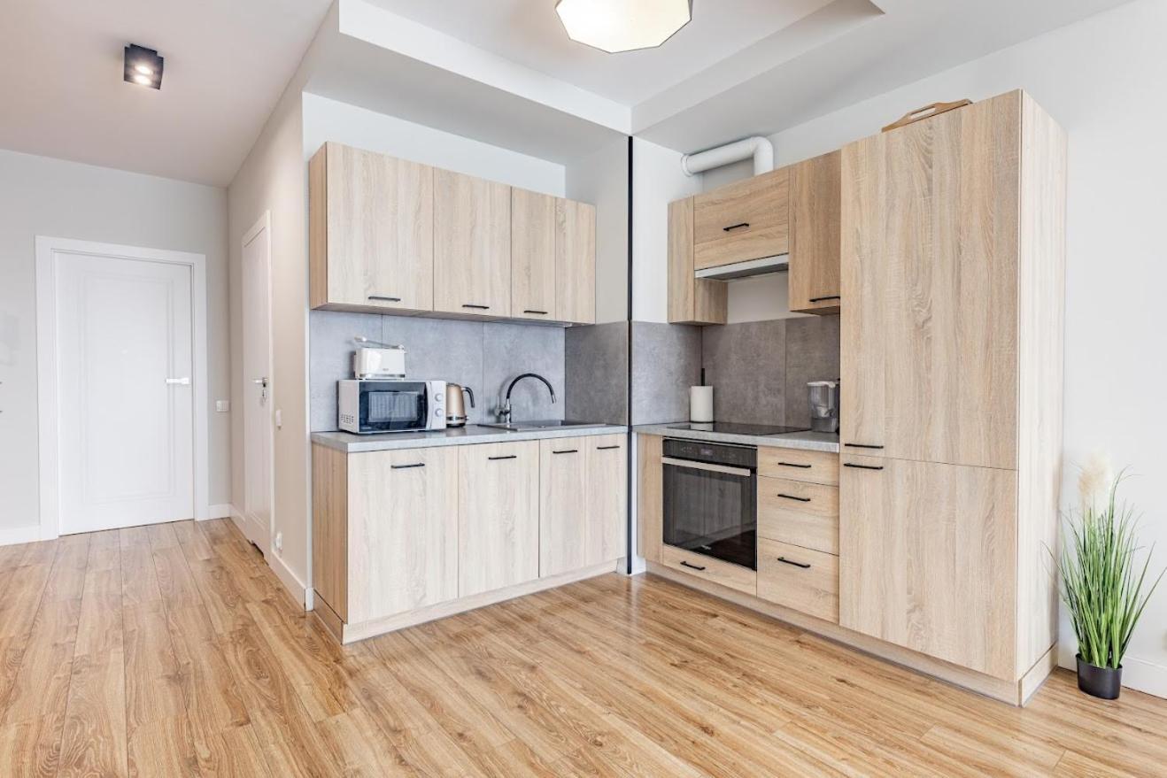 Fajny Apartament Z Parkingiem, Obok Metra. Varšava Exteriér fotografie