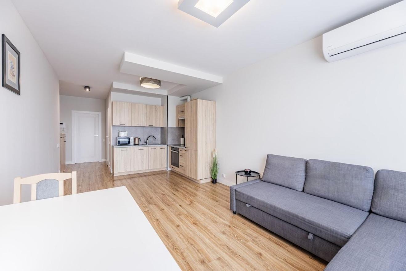 Fajny Apartament Z Parkingiem, Obok Metra. Varšava Exteriér fotografie