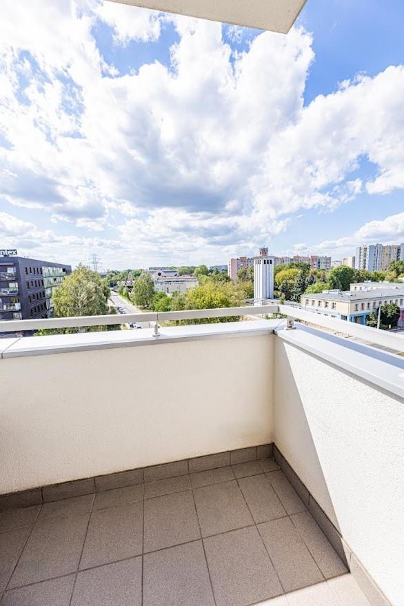 Fajny Apartament Z Parkingiem, Obok Metra. Varšava Exteriér fotografie